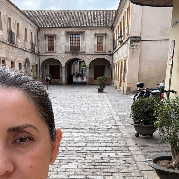 Meet your Posher, Esther - Picture 7 of 12